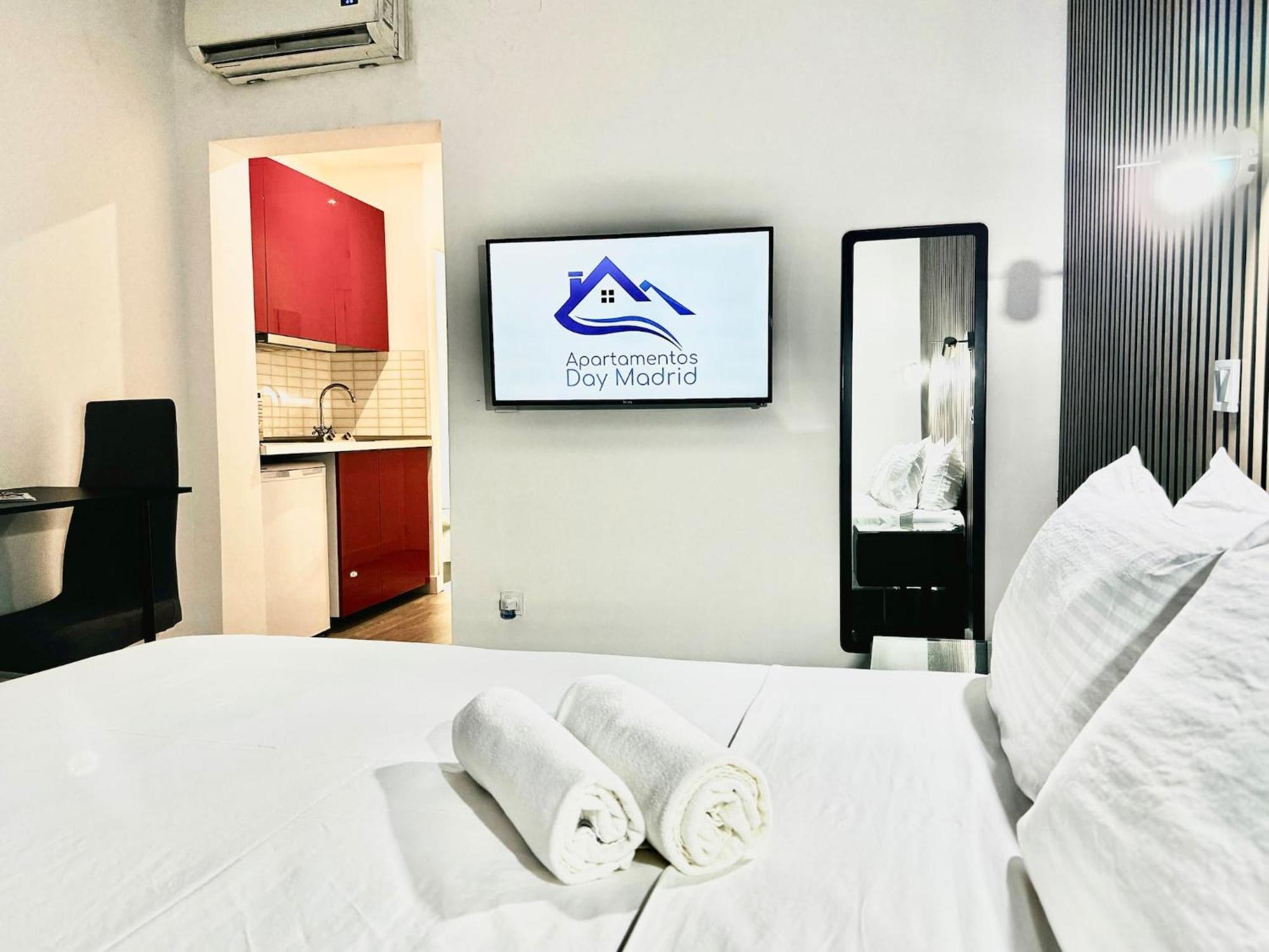 Apartamentos Day Madrid Callao Centro Gran Via Sol Malasana Екстериор снимка