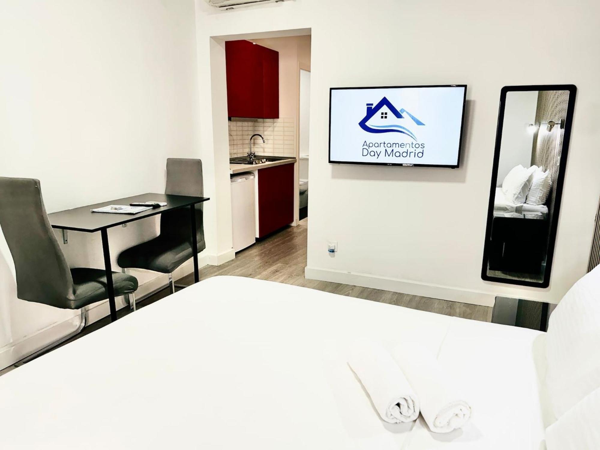 Apartamentos Day Madrid Callao Centro Gran Via Sol Malasana Екстериор снимка