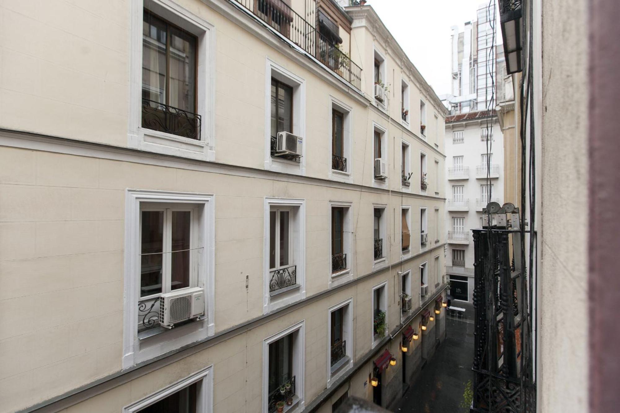 Apartamentos Day Madrid Callao Centro Gran Via Sol Malasana Екстериор снимка