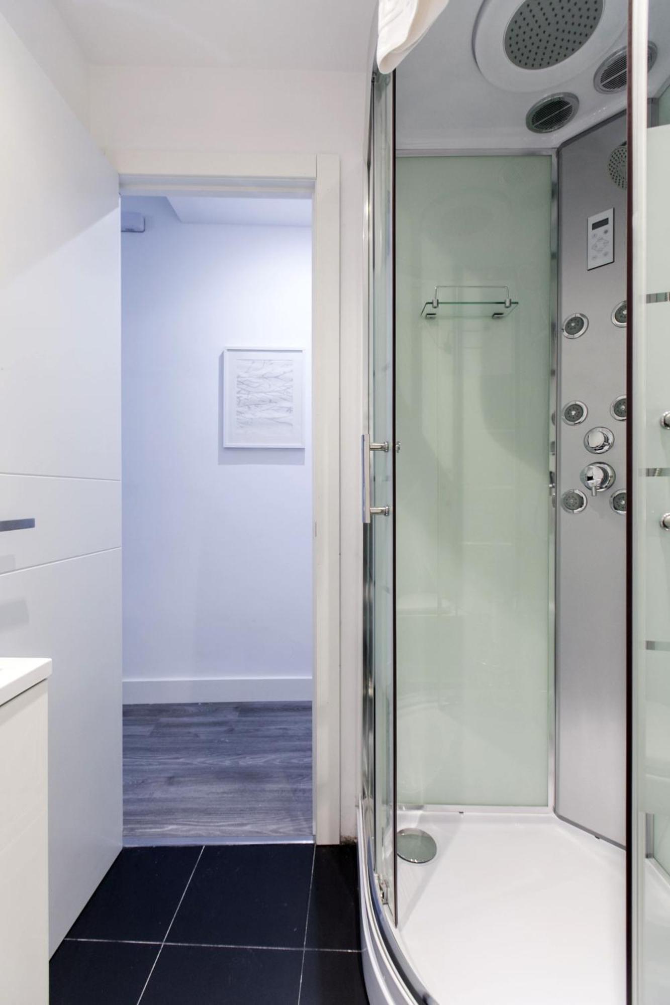 Apartamentos Day Madrid Callao Centro Gran Via Sol Malasana Екстериор снимка